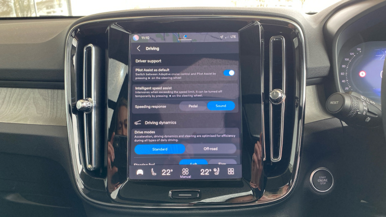 Volvo XC40 2.0 B4P Ultra Dark 5dr Auto Petrol Estate